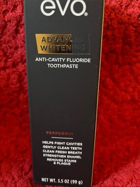 evo Advanced Whitening Anti-Cavity Fluoride Toothpaste – Peppermint (Black)